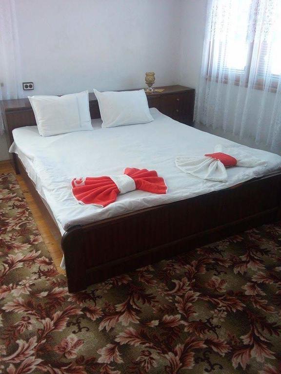 Mala Tsŭrkva Guest House Ahp חדר תמונה