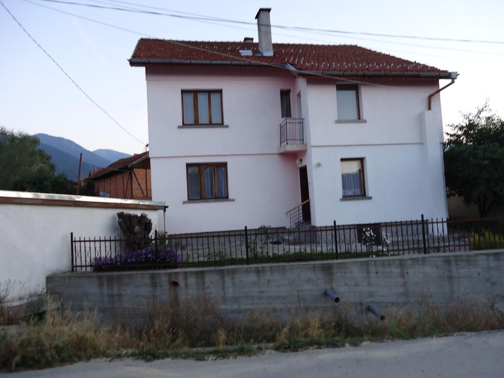 Mala Tsŭrkva Guest House Ahp חדר תמונה