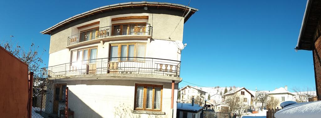 Mala Tsŭrkva Guest House Ahp מראה חיצוני תמונה