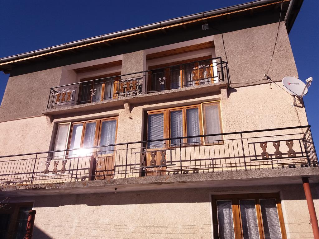 Mala Tsŭrkva Guest House Ahp מראה חיצוני תמונה