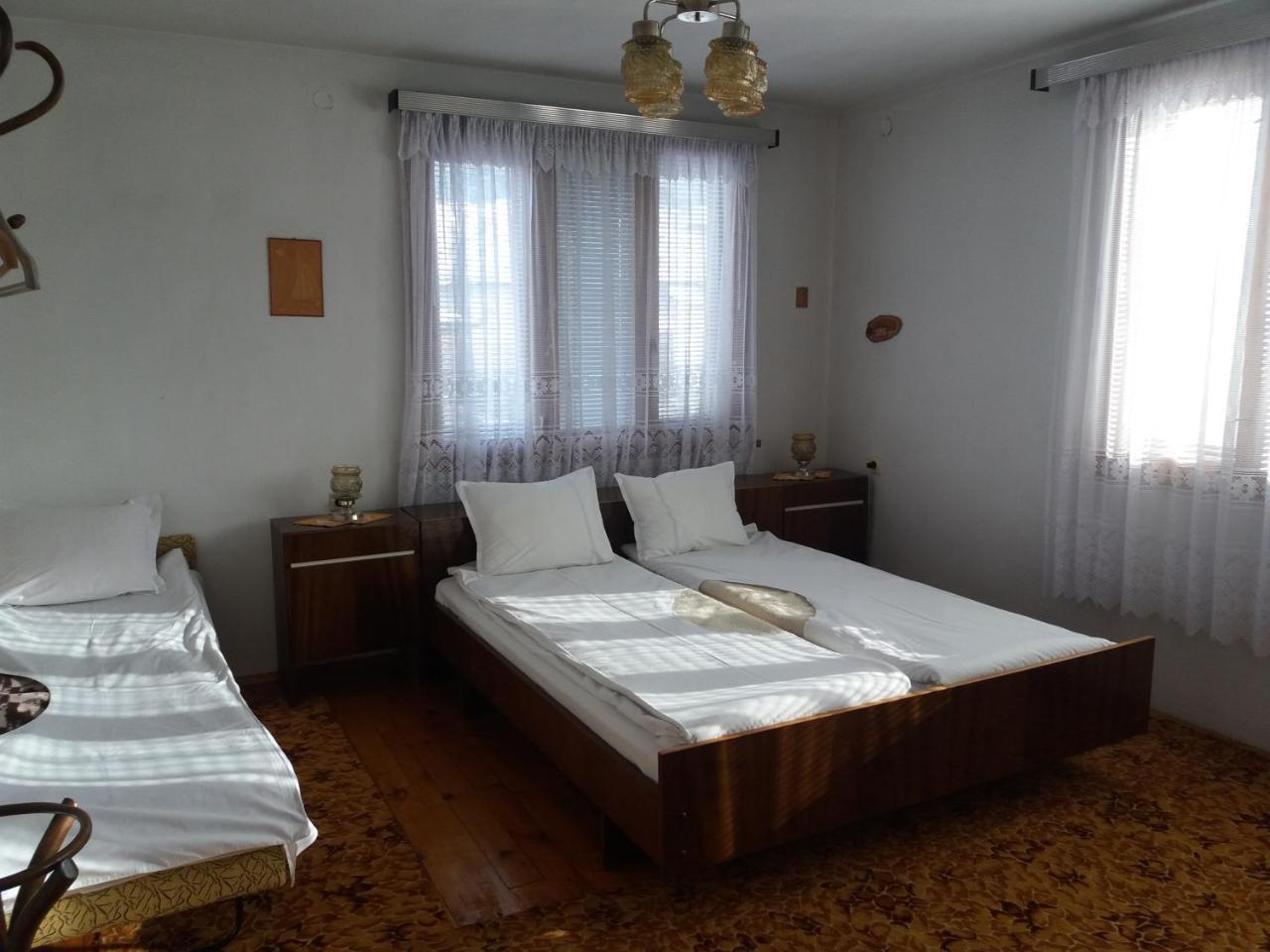Mala Tsŭrkva Guest House Ahp מראה חיצוני תמונה